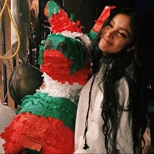 Meet your Posher, Lesly